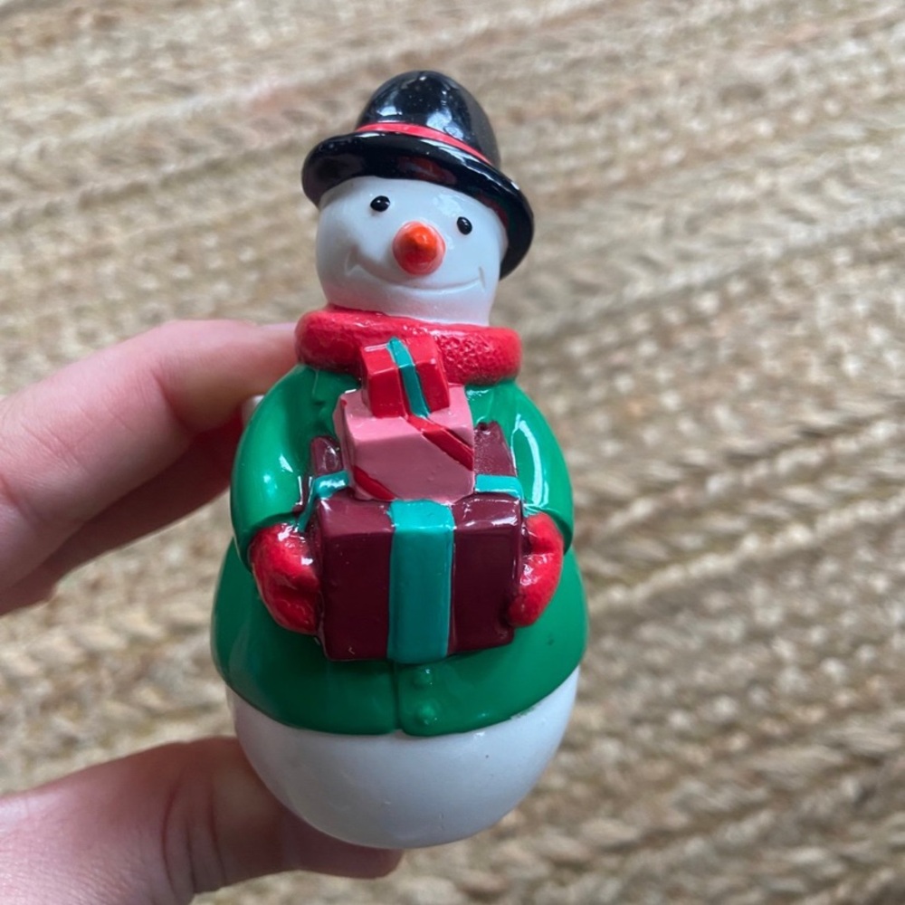White barn candle company snowman wallflower